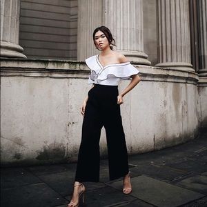 ONE SHOULDER JUMPSUIT